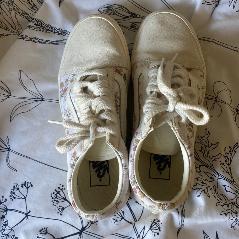 Vintage flower vans